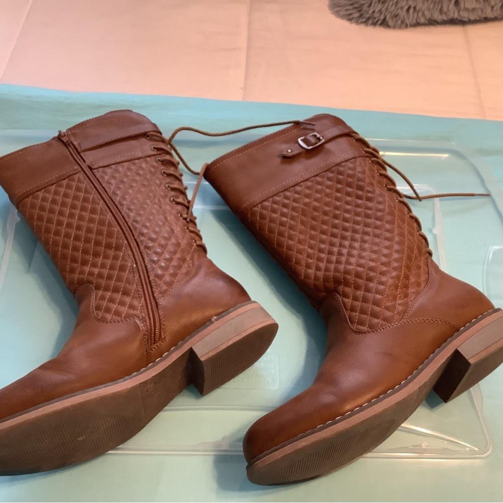 Brown boots - Picture 3 of 4